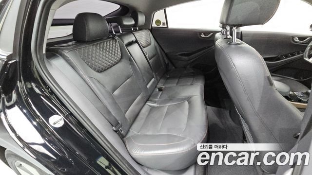 Hyundai Ioniq 2017 — photo 17