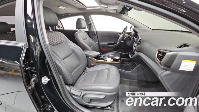 Hyundai Ioniq 2017 — photo 18