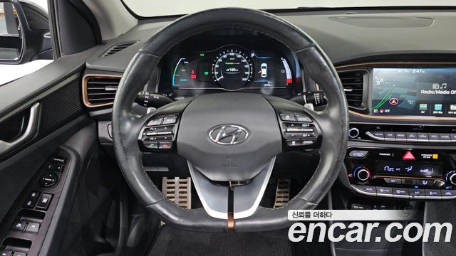 Hyundai Ioniq 2017 — photo 19
