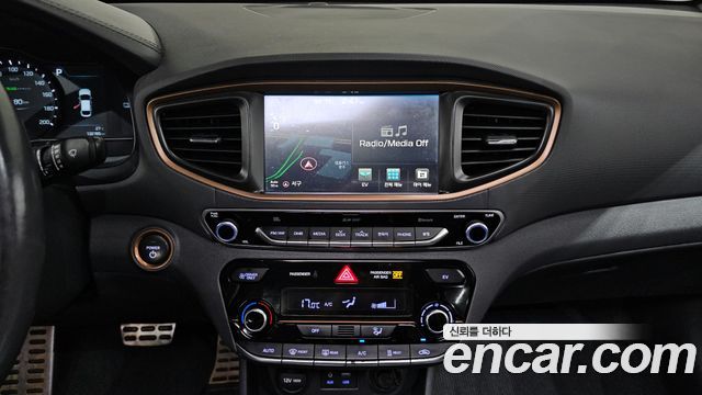 Hyundai Ioniq 2017 — photo 20