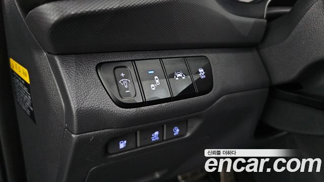 Hyundai Ioniq 2017 — photo 24