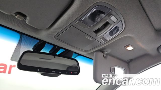 Hyundai Ioniq 2017 — photo 25