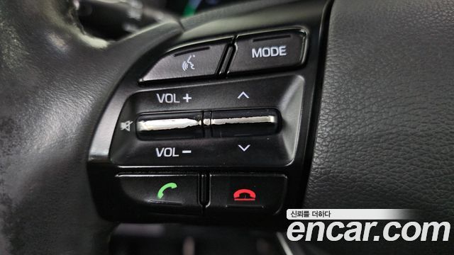 Hyundai Ioniq 2017 — photo 27