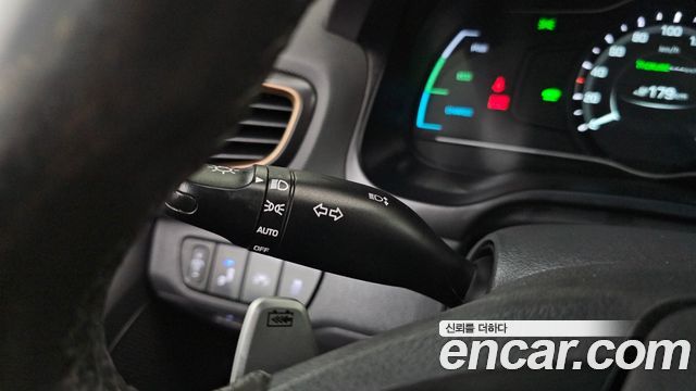 Hyundai Ioniq 2017 — photo 30