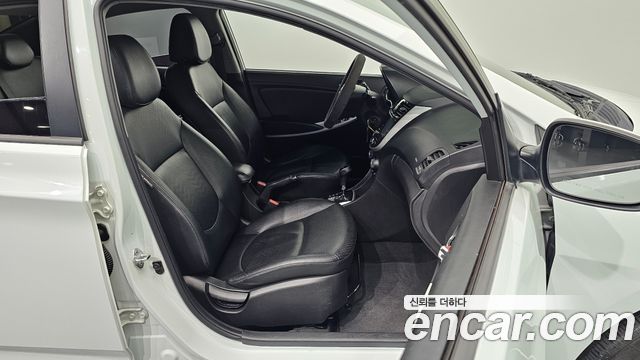 Hyundai Accent 2014 — photo 13