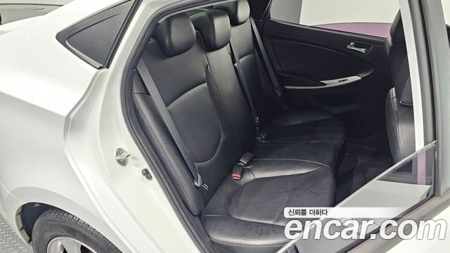 Hyundai Accent 2014 — photo 17