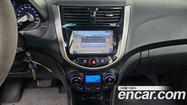 Hyundai Accent 2014 — photo 19