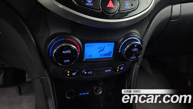 Hyundai Accent 2014 — photo 22