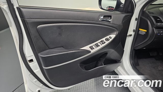Hyundai Accent 2014 — photo 14