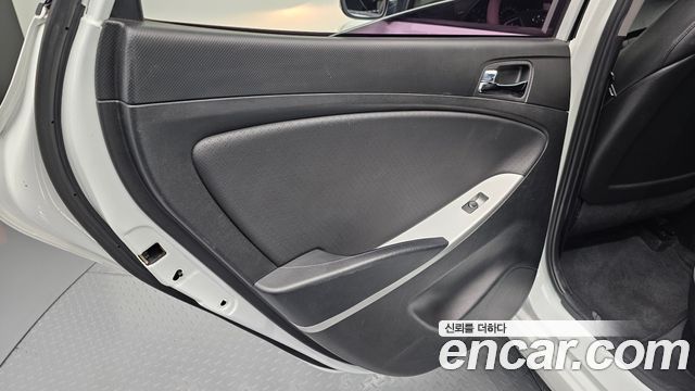 Hyundai Accent 2014 — photo 15