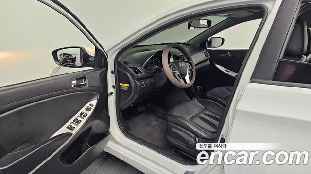 Hyundai Accent 2014 — photo 16