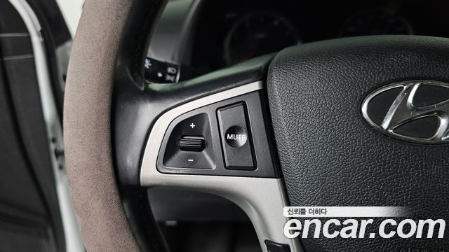 Hyundai Accent 2014 — photo 27