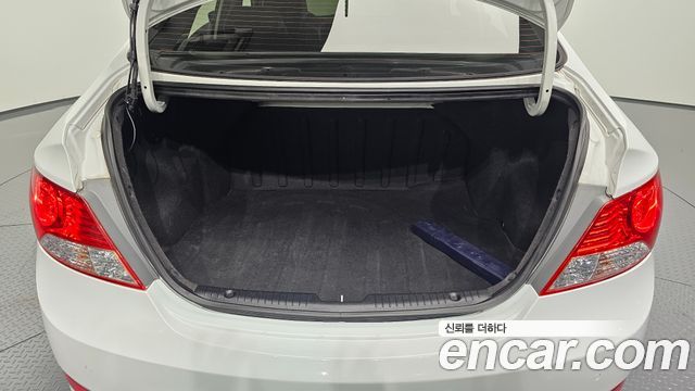 Hyundai Accent 2014 — photo 30