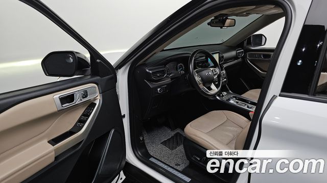 Ford Explorer 2020 — photo 10