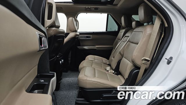 Ford Explorer 2020 — photo 11