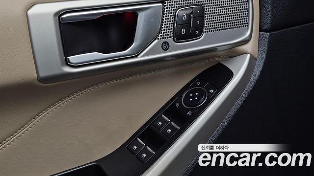 Ford Explorer 2020 — photo 20