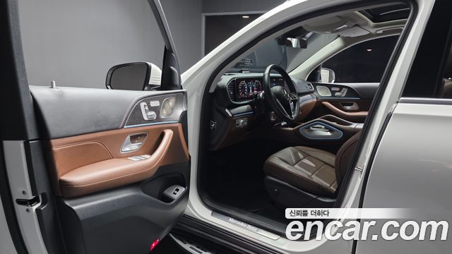 Mercedes-Benz GLE-Class 2023 — photo 13