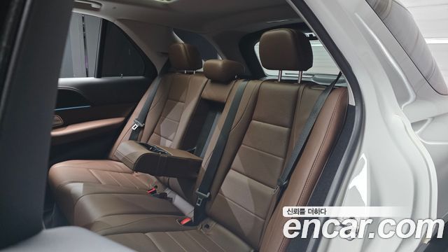 Mercedes-Benz GLE-Class 2023 — photo 18