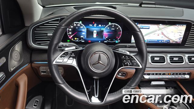 Mercedes-Benz GLE-Class 2023 — photo 20