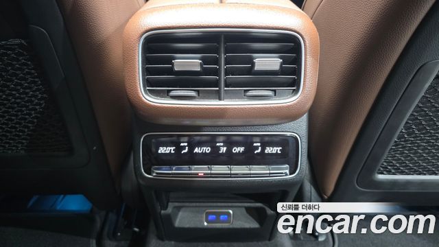 Mercedes-Benz GLE-Class 2023 — photo 29