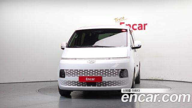 Hyundai Staria 2023 — photo 3