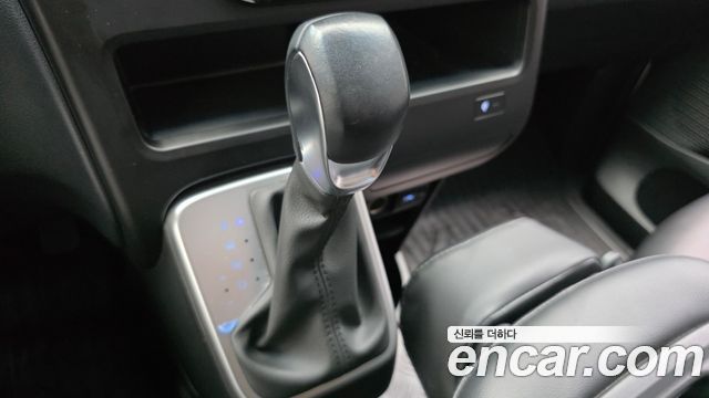 Hyundai Staria 2023 — photo 9