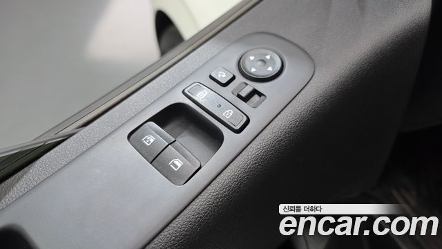 Hyundai Staria 2023 — photo 13