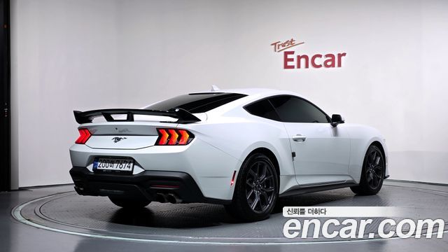 Ford Mustang 2024 — photo 2