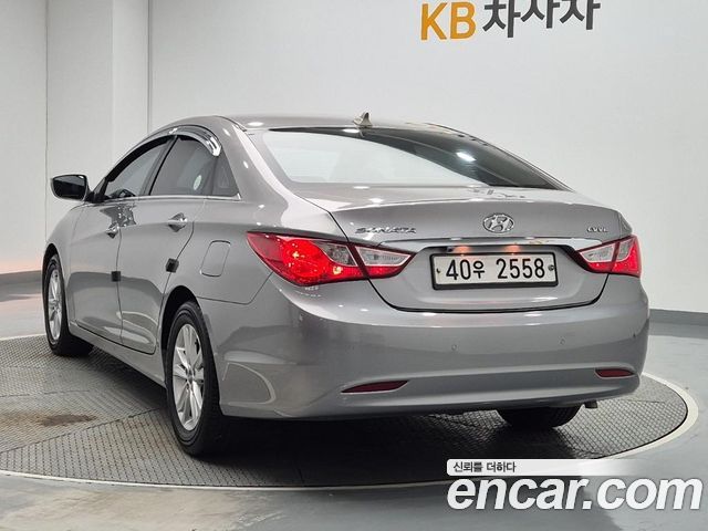 Hyundai Sonata 2012 — photo 2