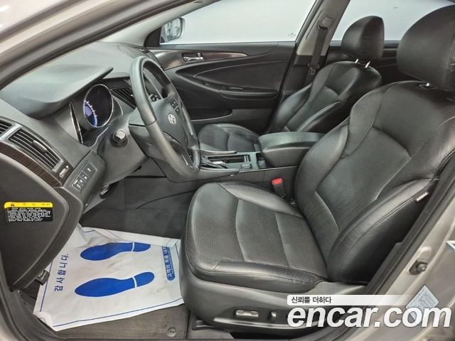 Hyundai Sonata 2012 — photo 11