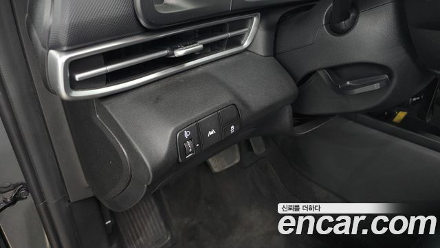 Hyundai AVANTE 2022 — photo 18