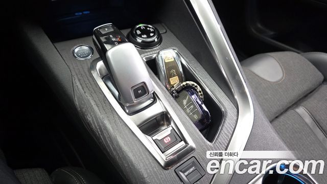 Peugeot 5008 2021 — photo 12