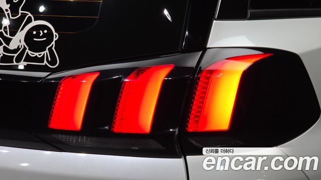 Peugeot 5008 2021 — photo 9