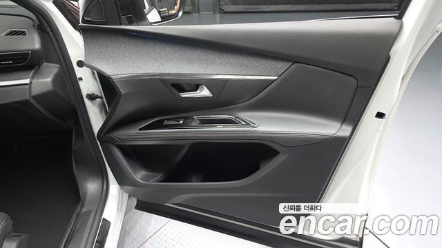 Peugeot 5008 2021 — photo 14