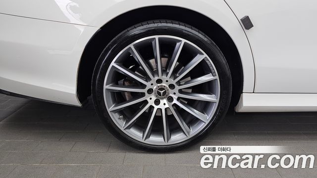 Mercedes-Benz E-Class 2019 — photo 5