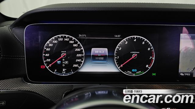 Mercedes-Benz E-Class 2019 — photo 11