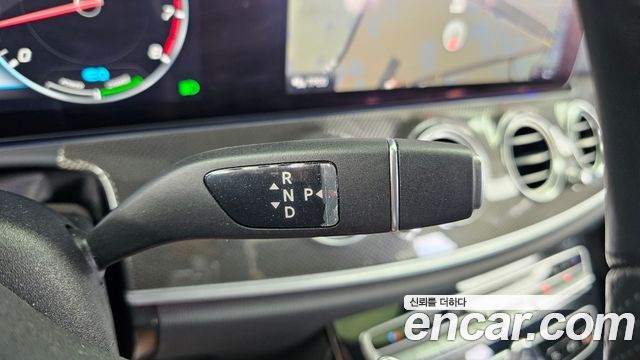 Mercedes-Benz E-Class 2019 — photo 12