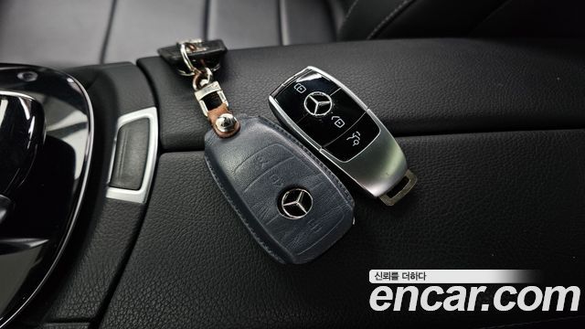 Mercedes-Benz E-Class 2019 — photo 21