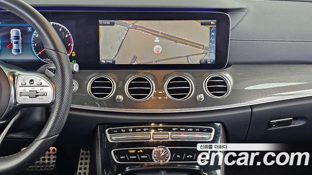 Mercedes-Benz E-Class 2019 — photo 26
