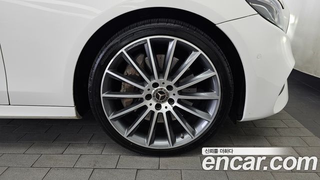Mercedes-Benz E-Class 2019 — photo 7