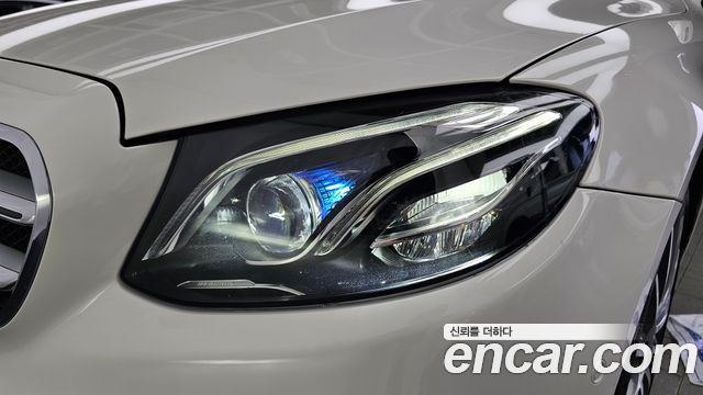 Mercedes-Benz E-Class 2019 — photo 8