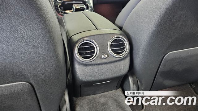 Mercedes-Benz E-Class 2019 — photo 31