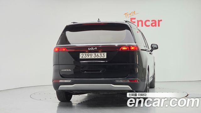 Kia Canival 2023 — photo 4