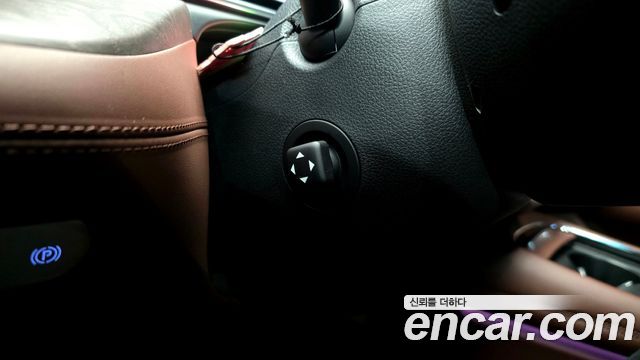 Genesis G90 2023 — photo 30