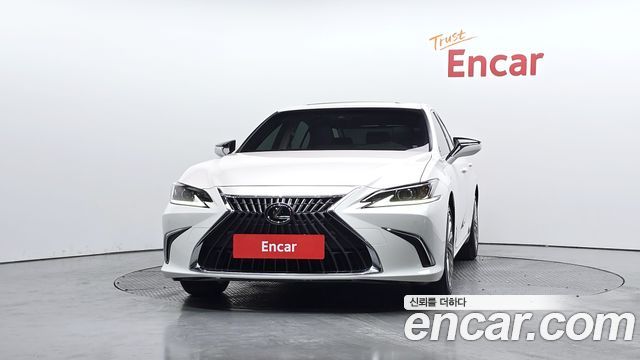 Lexus ES 2023 — photo 3