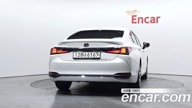 Lexus ES 2023 — photo 4