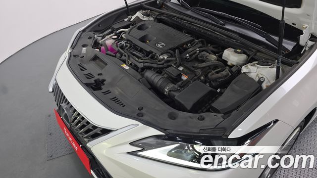 Lexus ES 2023 — photo 6