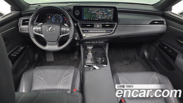 Lexus ES 2023 — photo 10