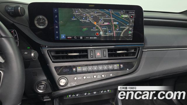 Lexus ES 2023 — photo 21
