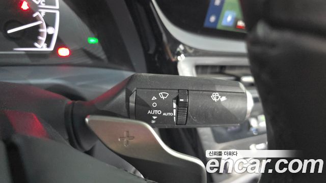 Lexus ES 2023 — photo 27